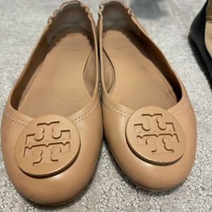 Sz 8 Tory Burch nude ballet flats, great condition